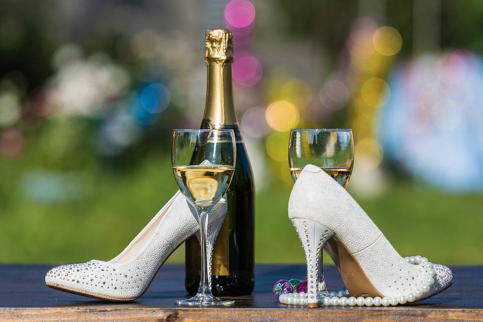 Organiser un repas pour son premier anniversaire de mariage à Toulon dans le Var