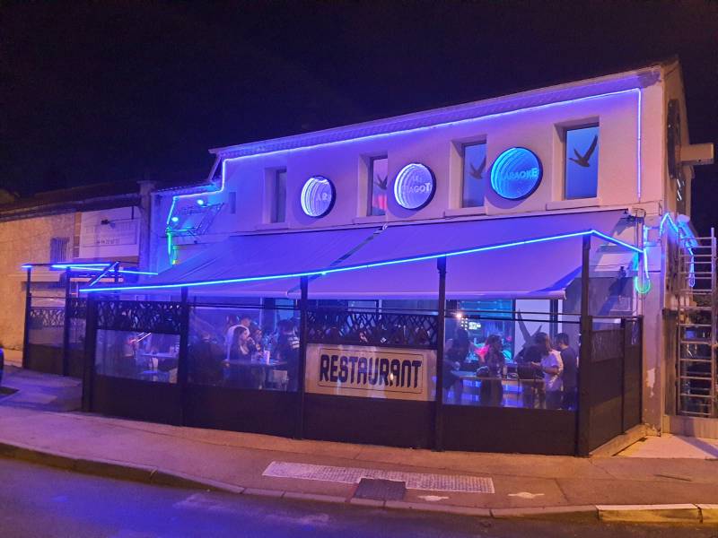 Boite de nuit ouverte la semaine jusqu'à 5h00 du matin près de Hyères