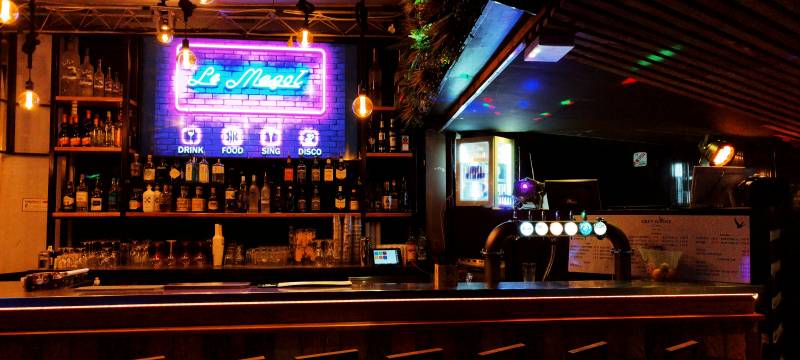 Club bar restaurant karaoké et discothèque Le Magot à Toulon dans le Var