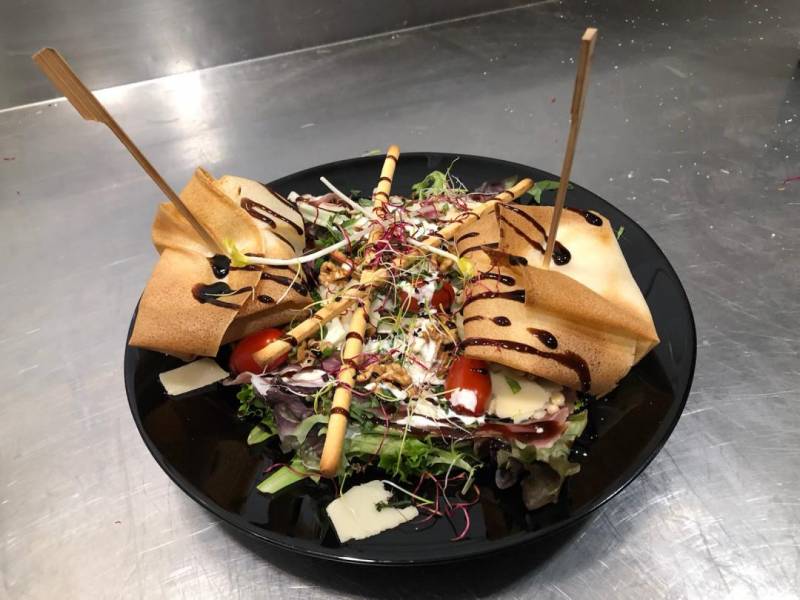 Salade de chèvre chaud carte du restaurant Le Magot Toulon 83000